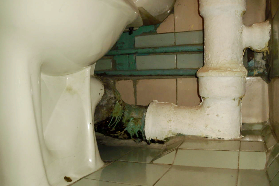 Мы оказываем услуги в Бишкеке и пригороду. Проводим работы по ремонту, замене и установке всех видов труб систем водоснабжения и водоотведения. Замена и ремонт труб канализации и водопровода Бишкек